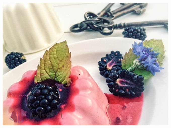 Zartes Brombeeren Pannacotta | Food-Blog Schweiz | foodwerk.ch