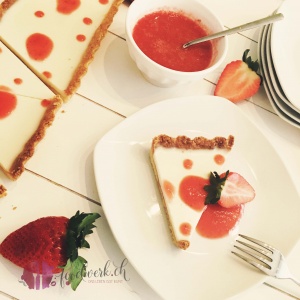 kokos, kokosnuss, tarte, kuchen, erdbeeren, zart, erfrischend, Rezept, idee, einfach kochen, einfaches rezept, rezepte, schweizer foodblogs, foodwerk.ch, foodwerk, foodblog, blog, food, kochen, backen, cook, bake, swiss, swiss foodblog, foodblogger, foodie, instafood, foodblogs, familyblog