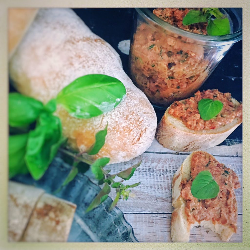 Ciabatta mit sommerlichem Tomatenaufstrich | Food-Blog Schweiz ...