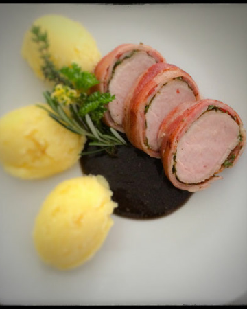 Schweinefleisch, Schweinefilet, Kräuter, Speck, Mantel, Niedergaren