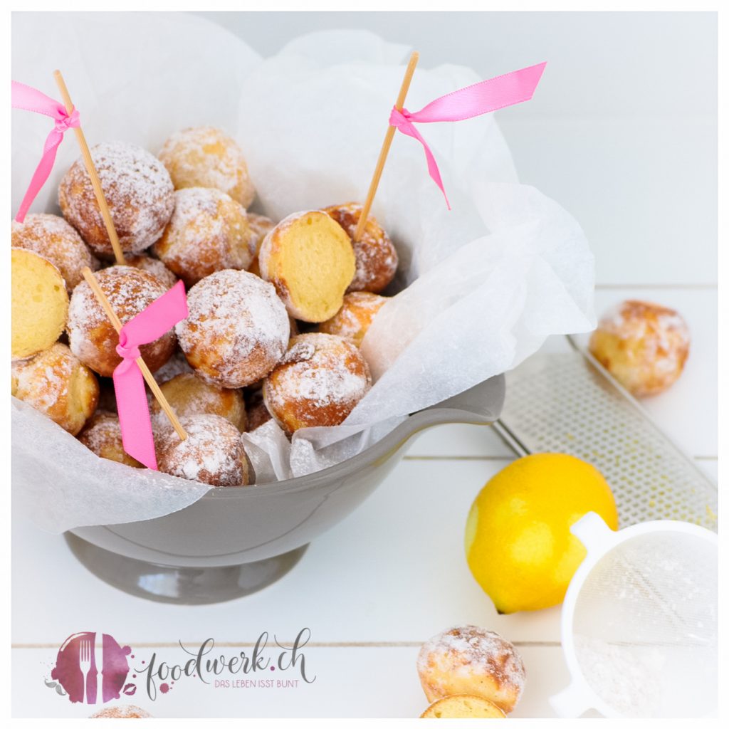 quark, magerquark, zitrone, fasching, fasnacht, fettarm, gebaeck, cake pop, cakepop maker, teig, quarkbaellchen, zimt, zucker, puderzucker, karneval, idee, einfach kochen, einfaches rezept, rezepte, schweizer foodblogs, foodwerk.ch, foodwerk, foodblog, blog, food, kochen, backen, cook, bake, swiss, swiss foodblog, foodblogger, foodie, instafood