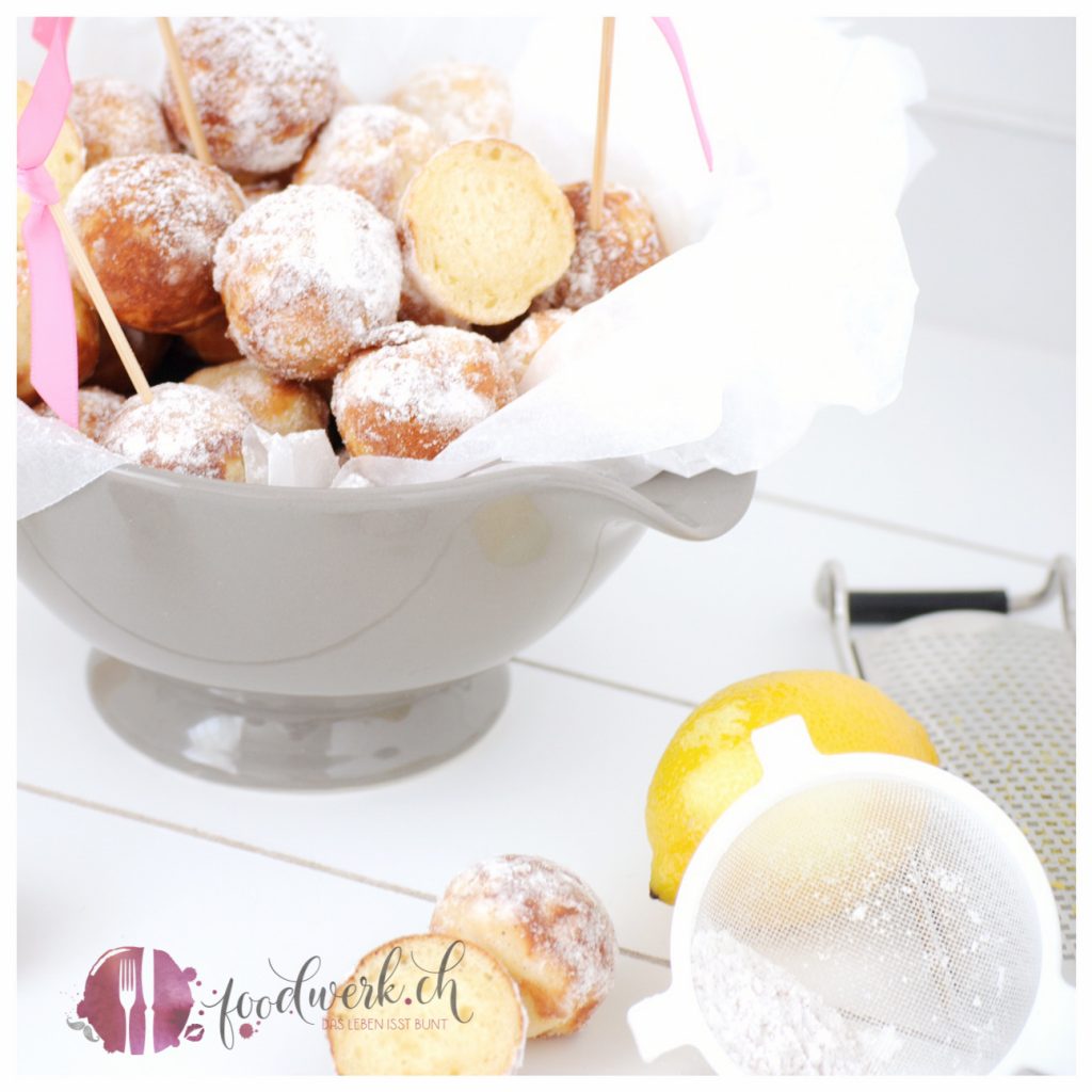 quark, magerquark, zitrone, fasching, fasnacht, fettarm, gebaeck, cake pop, cakepop maker, teig, quarkbaellchen, zimt, zucker, puderzucker, karneval, idee, einfach kochen, einfaches rezept, rezepte, schweizer foodblogs, foodwerk.ch, foodwerk, foodblog, blog, food, kochen, backen, cook, bake, swiss, swiss foodblog, foodblogger, foodie, instafood