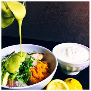 avocado, dressing, salatsauce, joghurt, avocado-joghurt, sauce fuer salat, gesund, vegan, idee, einfach kochen, einfaches rezept, rezepte, schweizer foodblogs, foodwerk.ch, foodwerk, foodblog, blog, food, kochen, backen, cook, bake, swiss, swiss foodblog, foodblogger, foodie, instafood