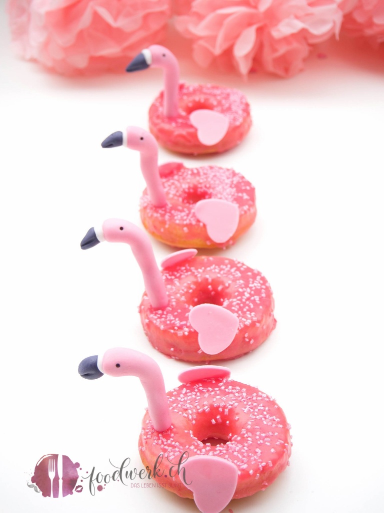 flamingo, donut, donuts, süss, glasur, Rezept, idee, einfach kochen, einfaches rezept, rezepte, schweizer foodblogs, foodwerk.ch, foodwerk, foodblog, blog, food, kochen, backen, cook, bake, swiss, swiss foodblog, foodblogger, foodie, instafood, foodblogs, familyblog