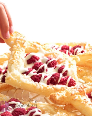 himbeeren, blaetterteig, plunder, jogurt, joghurt, knusprig, einfach liv, lecker, sommer, gebaeck, stueckchen, Rezept, idee, einfach kochen, einfaches rezept, rezepte, schweizer foodblogs, foodwerk.ch, foodwerk, foodblog, blog, food, kochen, backen, cook, bake, swiss, swiss foodblog, foodblogger, foodie, instafood, foodblogs, familyblog