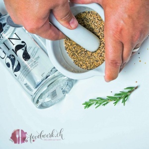 gin, senf, gin senf, appenzeller gin, hausgemacht, produktion, tuefteln, rezept, logo foodwerk, idee, einfach kochen, einfaches rezept, rezepte, schweizer foodblogs, foodwerk.ch, foodwerk, foodblog, blog, food, kochen, backen, cook, bake, swiss, swiss foodblog, foodblogger, foodie, instafood, schweizer foodblog, luzern, kochanleitung, foodies, foodporn, rezept ideen, menuevorschlaege, menueplan, vorspeise, hauptgang, dessert, familyblog