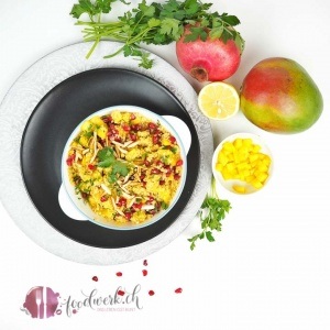 taboule, couscous, couscous recette, granatapfel, granatapfel kerne, granatapfel essen, granatapfel schälen, quooker, wasserhahn, kochender wasserhahn, zoe ray, orientalisch, wuerzig, idee, einfach kochen, einfaches rezept, rezepte, schweizer foodblogs, foodwerk.ch, foodwerk, foodblog, blog, food, kochen, backen, cook, bake, swiss, swiss foodblog, foodblogger, foodie, instafood, schweizer foodblog, luzern, kochanleitung, foodies, foodporn, rezept ideen, menuevorschlaege, menueplan, vorspeise, hauptgang, dessert, familyblog