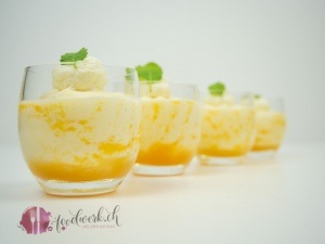 mandarinen, mousse, mandarinenmousse, dessert im glas, im glas, nocken, suessspeise, festlich, weihnachten, festtage, gaeste, verwoehnen, mandarindli, luftig, leicht, zart, edles dessert, edel, idee, einfach kochen, einfaches rezept, rezepte, schweizer foodblogs, foodwerk.ch, foodwerk, foodblog, blog, food, kochen, backen, cook, bake, swiss, swiss foodblog, foodblogger, foodie, instafood, schweizer foodblog, luzern, kochanleitung, foodies, foodporn, rezept ideen, menuevorschlaege, menueplan, vorspeise, hauptgang, dessert, familyblog