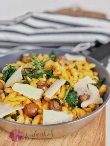 Suesskartoffeln, spaetzli. spaetzle, beilage, healthy, lowcarb, low carb, sweet potatoe, pfanne, idee, einfach kochen, einfaches rezept, rezepte, schweizer foodblogs, foodwerk.ch, foodwerk, foodblog, blog, food, kochen, backen, cook, bake, swiss, swiss foodblog, foodblogger, foodie, instafood, schweizer foodblog, luzern, kochanleitung, foodies, foodporn, rezept ideen, menuevorschlaege, menueplan, vorspeise, hauptgang, dessert, familyblog