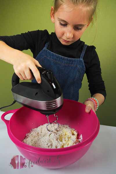 cracker mit liv herstellen, einfach liv, kinderleichte rezepte, kochen mit kindern, idee, einfach kochen, einfaches rezept, rezepte, schweizer foodblogs, foodwerk.ch, foodwerk, foodblog, blog, food, kochen, backen, cook, bake, swiss, swiss foodblog, foodblogger, foodie, instafood, schweizer foodblog, luzern, kochanleitung, foodies, foodporn, rezept ideen, menuevorschlaege, menueplan, vorspeise, hauptgang, dessert, familyblog