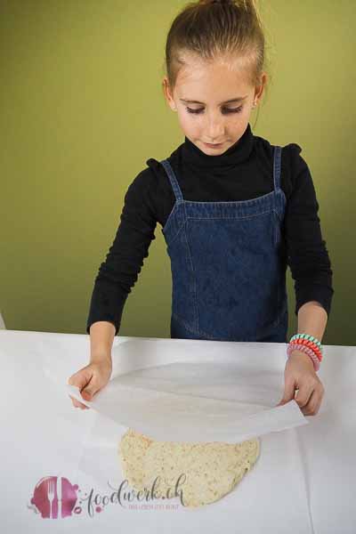 cracker mit liv herstellen, einfach liv, kinderleichte rezepte, kochen mit kindern, idee, einfach kochen, einfaches rezept, rezepte, schweizer foodblogs, foodwerk.ch, foodwerk, foodblog, blog, food, kochen, backen, cook, bake, swiss, swiss foodblog, foodblogger, foodie, instafood, schweizer foodblog, luzern, kochanleitung, foodies, foodporn, rezept ideen, menuevorschlaege, menueplan, vorspeise, hauptgang, dessert, familyblog