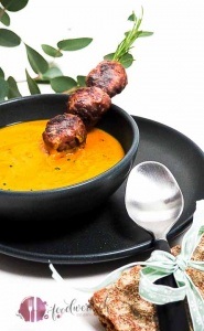 linsen, hackfleisch, suppe mit linsen, linsensuppe, koettbullar, schweden, schwedische suppe, norden, tradition, idee, einfach kochen, einfaches rezept, rezepte, schweizer foodblogs, foodwerk.ch, foodwerk, foodblog, blog, food, kochen, backen, cook, bake, swiss, swiss foodblog, foodblogger, foodie, instafood, schweizer foodblog, luzern, kochanleitung, foodies, foodporn, rezept ideen, menuevorschlaege, menueplan, vorspeise, hauptgang, dessert, familyblog