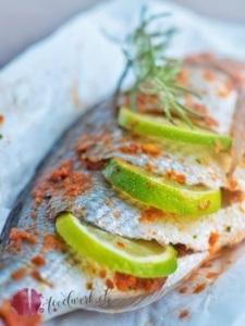 Dorade auf dem grill zubereitet, mit Limetten Pesto rosso und foodwerk.ch