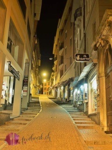 gasse bei night in lugano