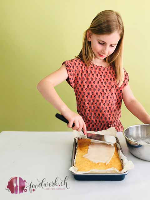 zitronenkuchen, zitronen, kuchen, schnitte, glasur, sauer, einfach liv, kochen mit kindern, kinder am kochen, swiss blogger, foodblog, schweiz, schweizer foodblogger, family blog, family blogger, familie,