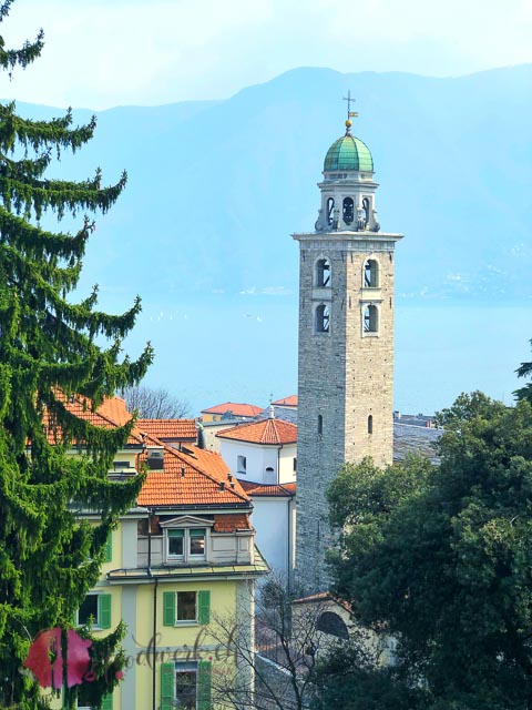 kirchturm in lugano vom bahnhof aus