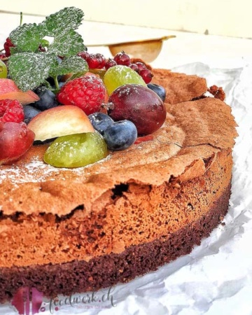 Glutenfreie Schokoladentarte mit leichter Baiser Haube