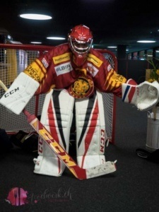 Tobi als Hockey Goalie