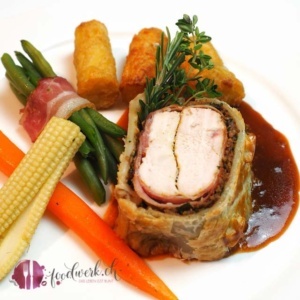 Poulet Wellington im Teig mit Champignon