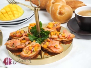 Bruschette mit Rauchlachs von Mövenpick und Mango