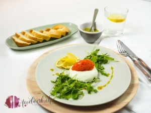 Wildlachs, Sauerrahm, Rucola und Dill Senf Dressing