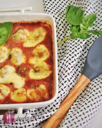 Hackfleisch Polpette oder auch Meat Balls genannt in würziger Tomatensauce