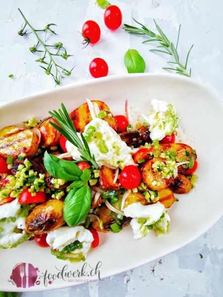 Grill Kartoffel Salat mit Burrata und Zucchetti