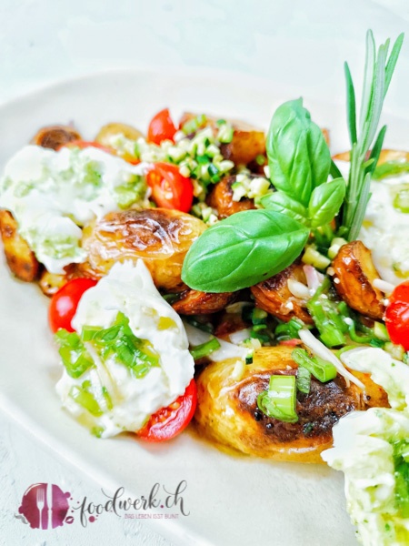 Kartoffeln vom Grill mit Burrata