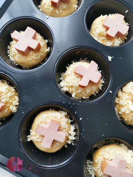 Brioche im Muffin Blech vor dem backen