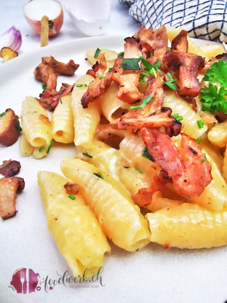 Pasta mit Pfifferling Carbonara. So ähnlich wie das Original