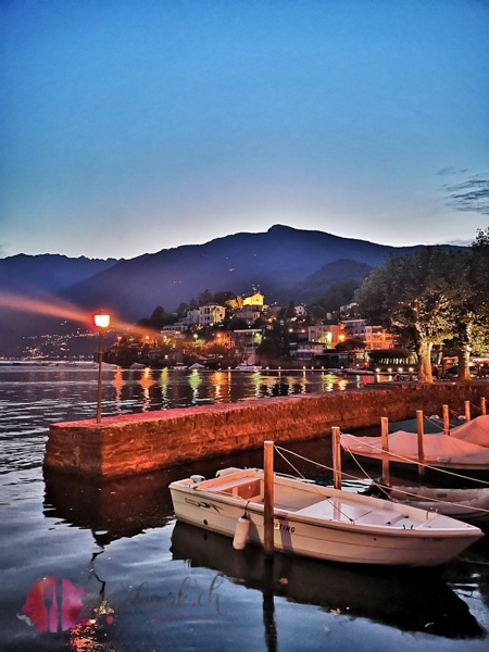 Hafen von Ascona am Abend