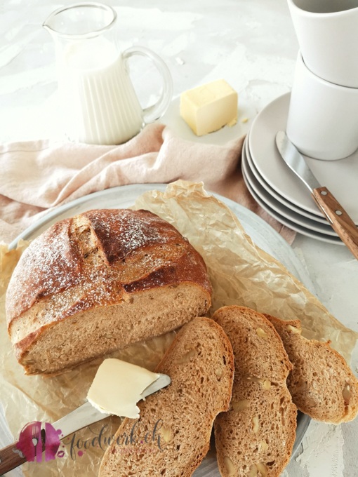 Baumnuss und Süsskartoffel im Brot klein ohne Logo