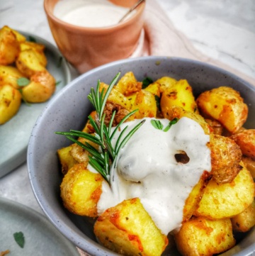 Knusperkartoffeln mit Saurrahm Dip