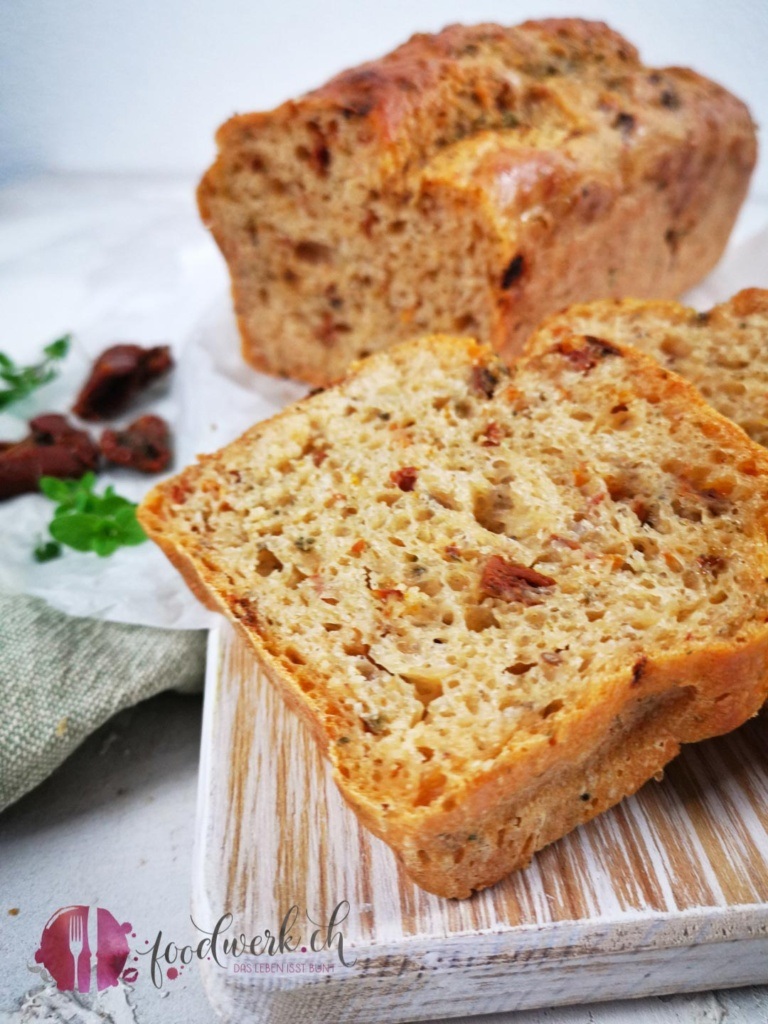 Tomatenbrot mit Hefe