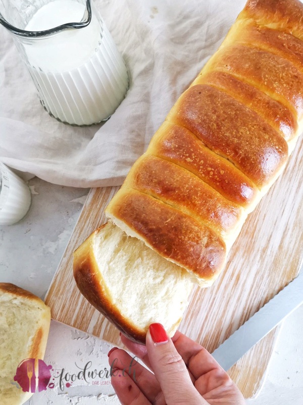 Brioche Brot frisch aus dem Backofen. Herrlich wattig und locker