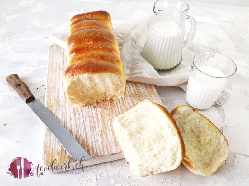 Brioche Brot frisch abgezupft