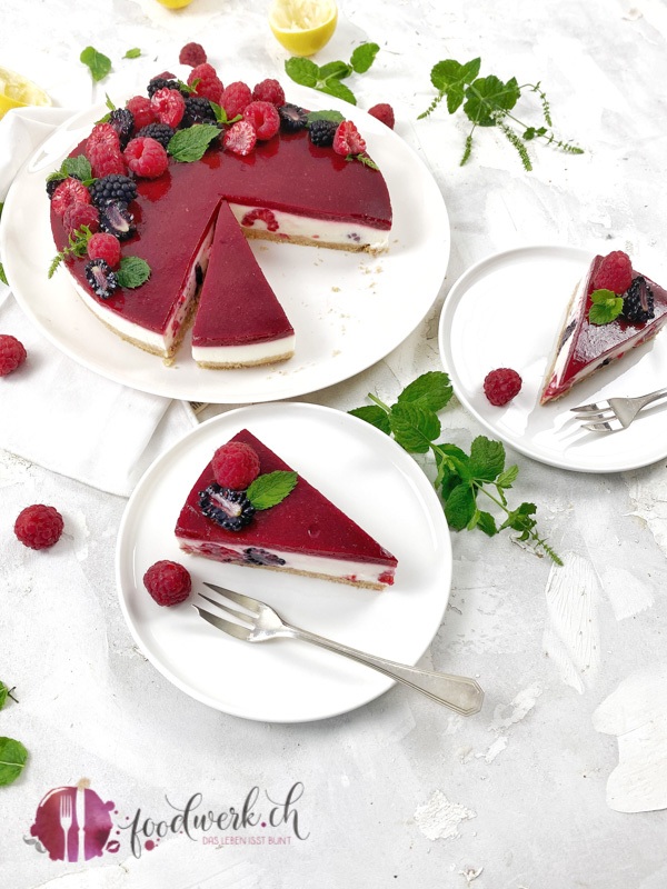 Beeren Jogghurt Torte, herrlich frisch im Sommer
