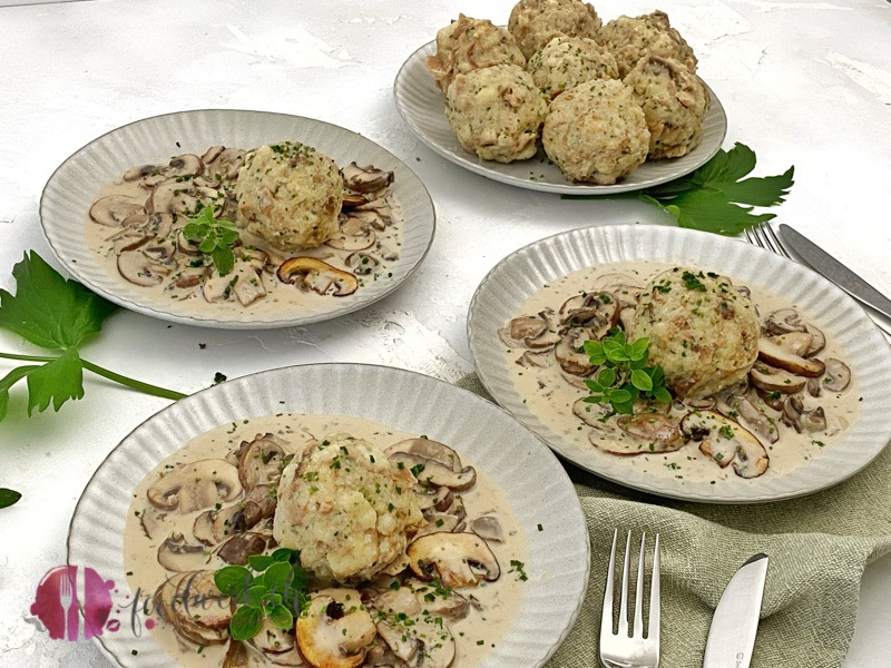 Pilzragout und Knoedel