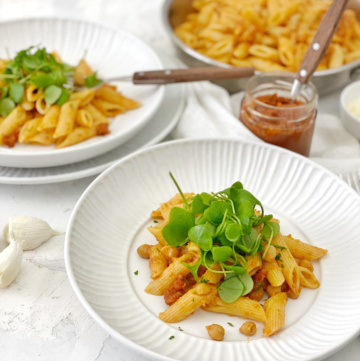 Penne mit Kichererbsen und Portulak