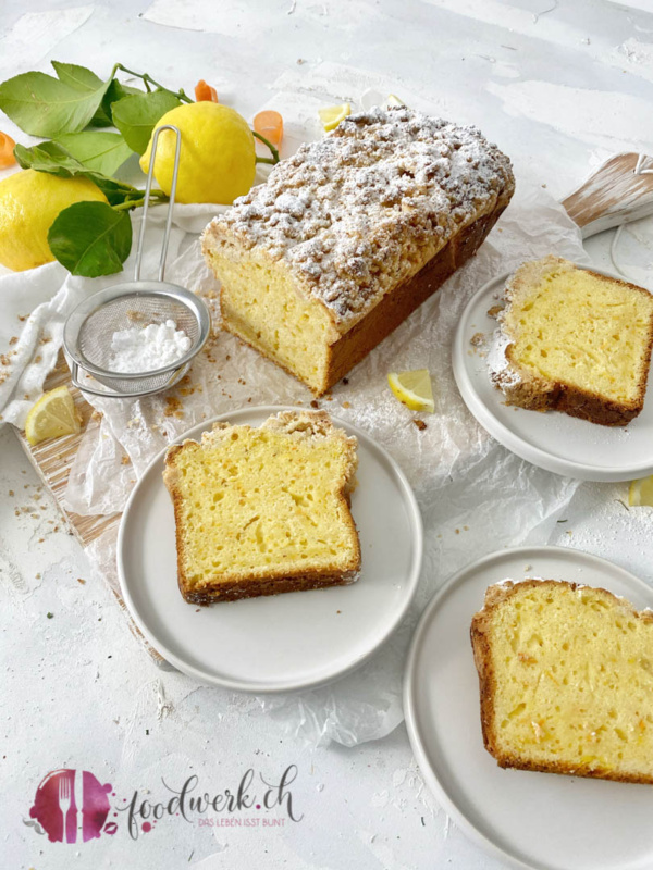 Leckerer Dinkel Streusel Cake mit Rüebli und Zitrone