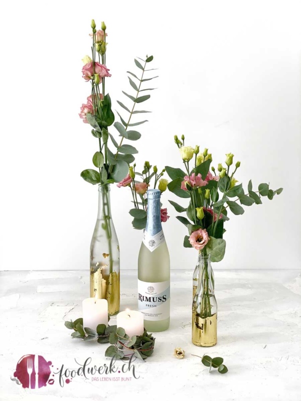Rimuss fresh Flaschen mit Blattgold als Vase DIY Projekt