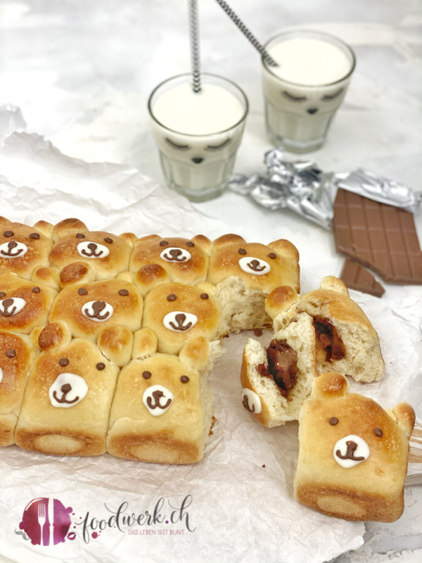 Gefüllte Bärenbrötchen mit Schokolade