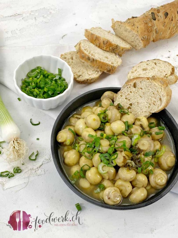 Champignons mit weisser Balsamico/Honig Sauce und frischem Baguette