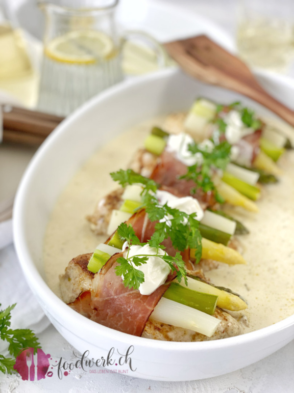 Spargel Schnitzel an Frischkäsesauce