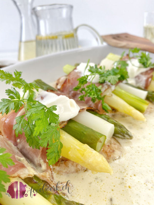 Spargel Schnitzel an Frischkäsesauce