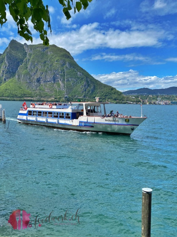 Schiff am Steg vom Grotto san Rocco