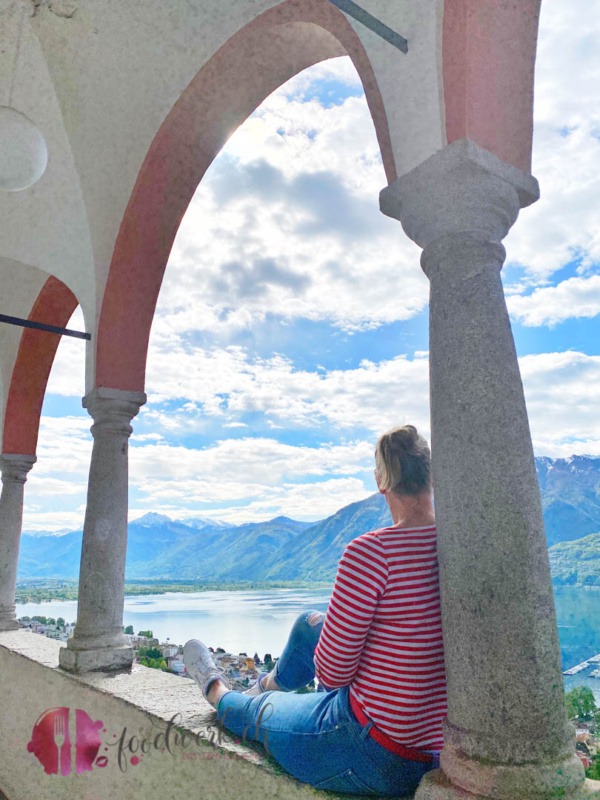 Caro schaut auf Locarno