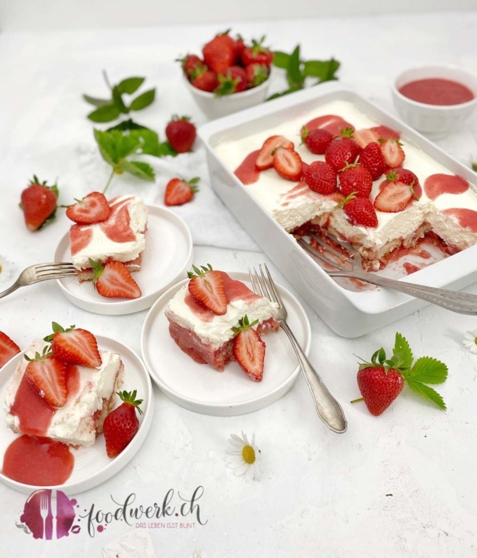 Erdbeer Tiramisu mit frischen Erdbeeren