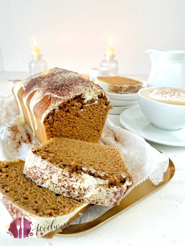 Angeschnittener Cappuccino Cake