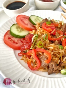 Chop Suey mit Rindfleisch und Gemüse